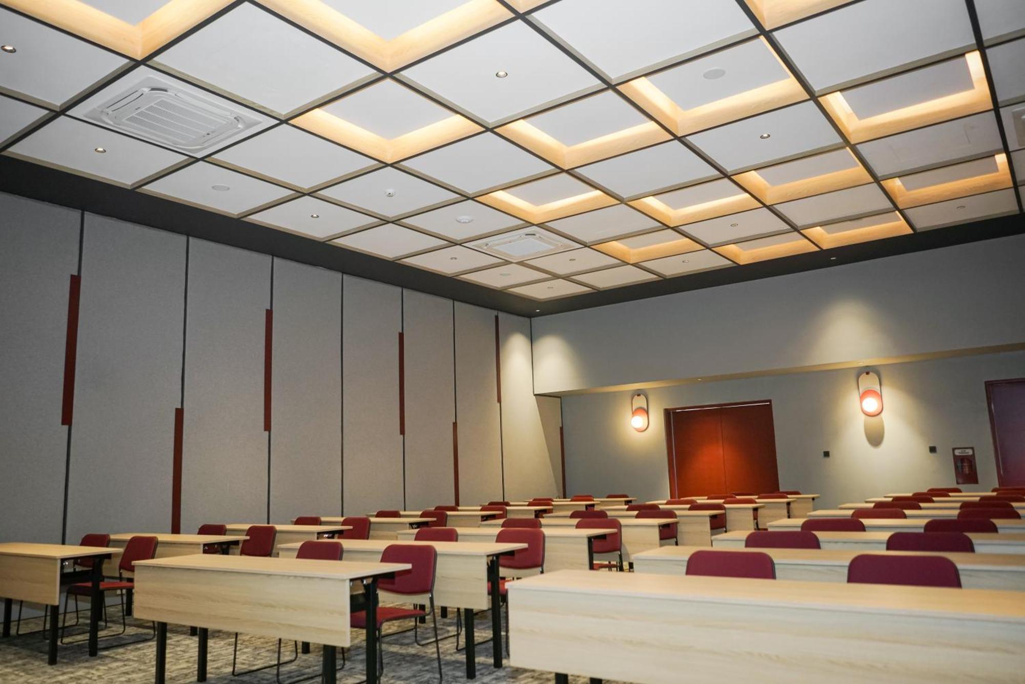 Kotta Go Hotel Tegal Екстериор снимка
