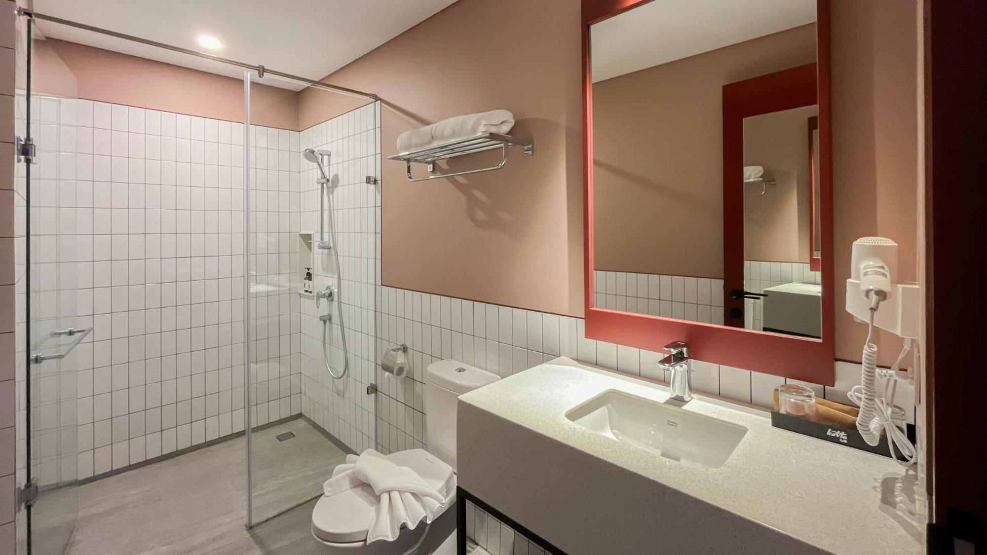 Kotta Go Hotel Tegal Екстериор снимка